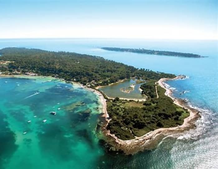 Hen/Stag Do on a private boat in Cannes – Premium party experience in the Lérins Islands