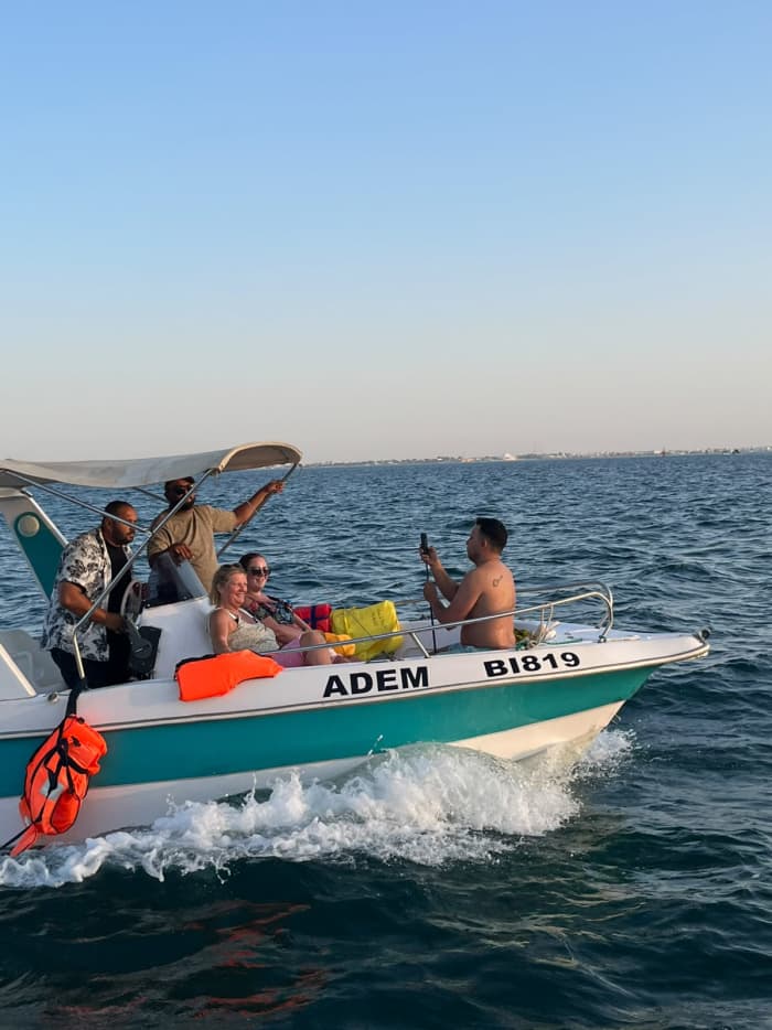 Experiencia en barco privado: nade en aguas cristalinas.