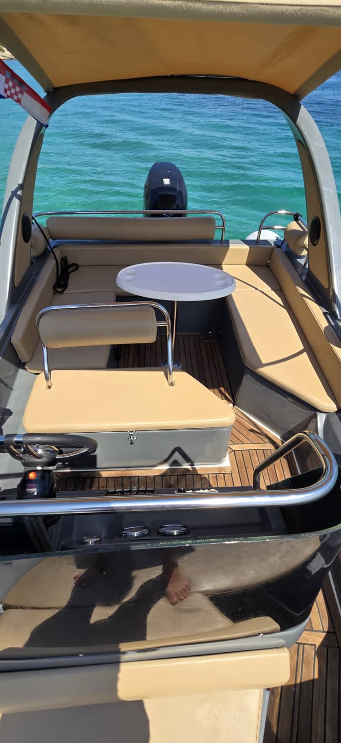 4 uur om Stara Novalja op een motorboot te verkennen