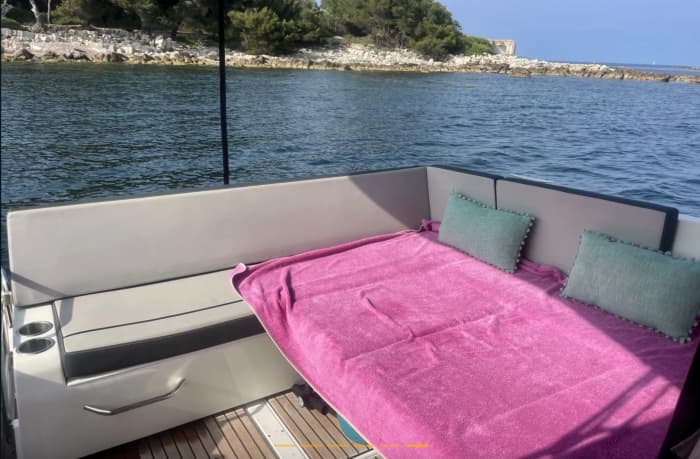 Découvrez Mandelieu-La Napoule : une demi-journée de pur bonheur en bateau à moteur