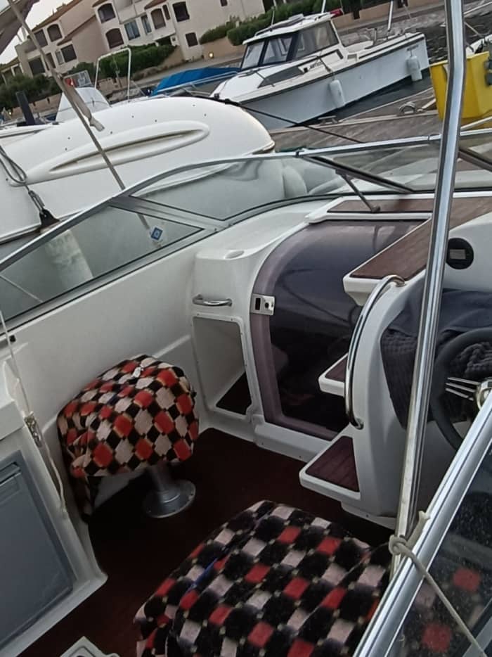 Enjoy a half-day on a motorboat in Saint-Cyprien