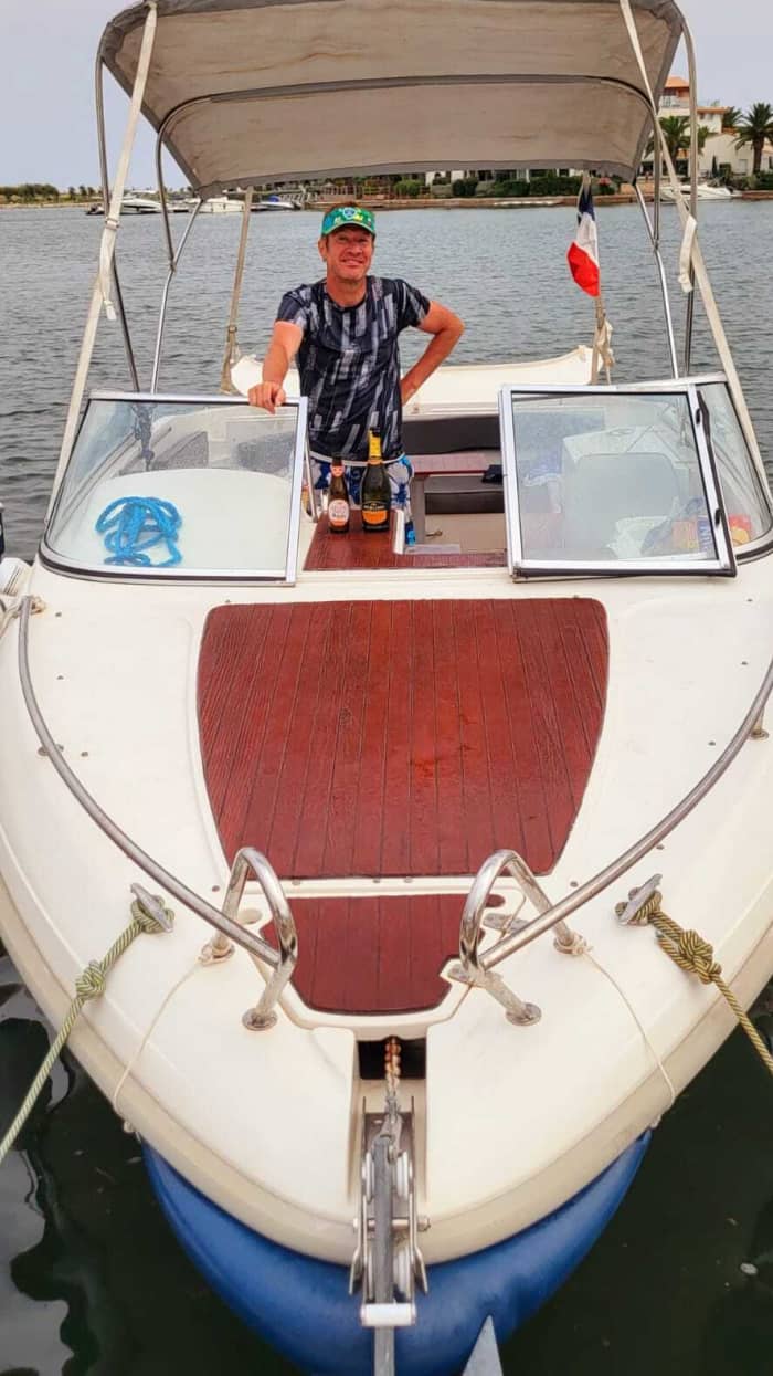 Enjoy a half-day on a motorboat in Saint-Cyprien