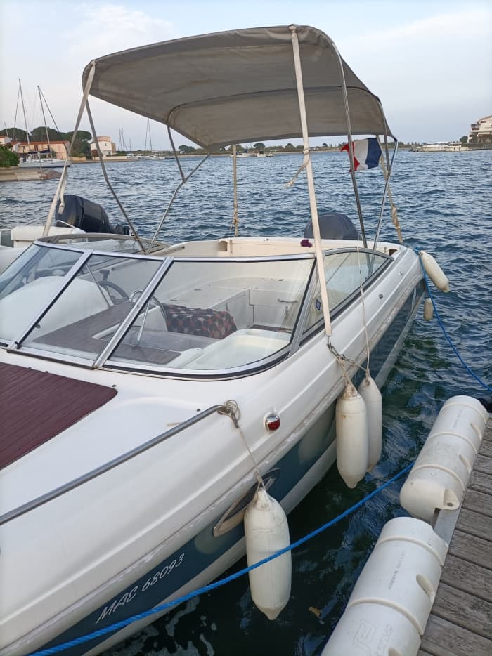 Enjoy a half-day on a motorboat in Saint-Cyprien
