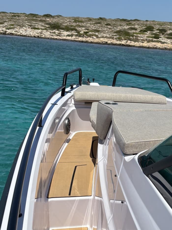 Odkryj brzegi Paros i Antiparos: jednodniowa wycieczka na pokładzie łodzi motorowej