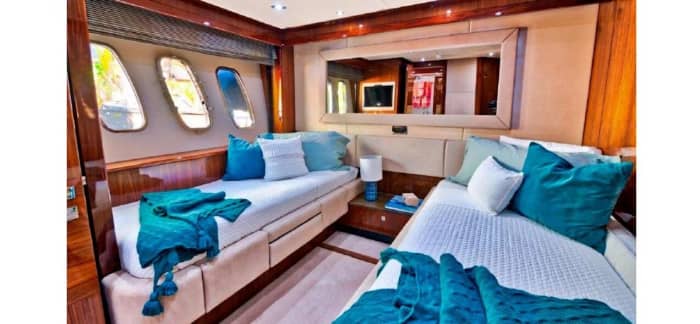 Luxe opnieuw gedefinieerd aan boord van ons eersteklas jacht in Bodrum.