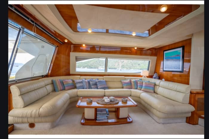 ✨ Luxury Yacht Party Experience ✨