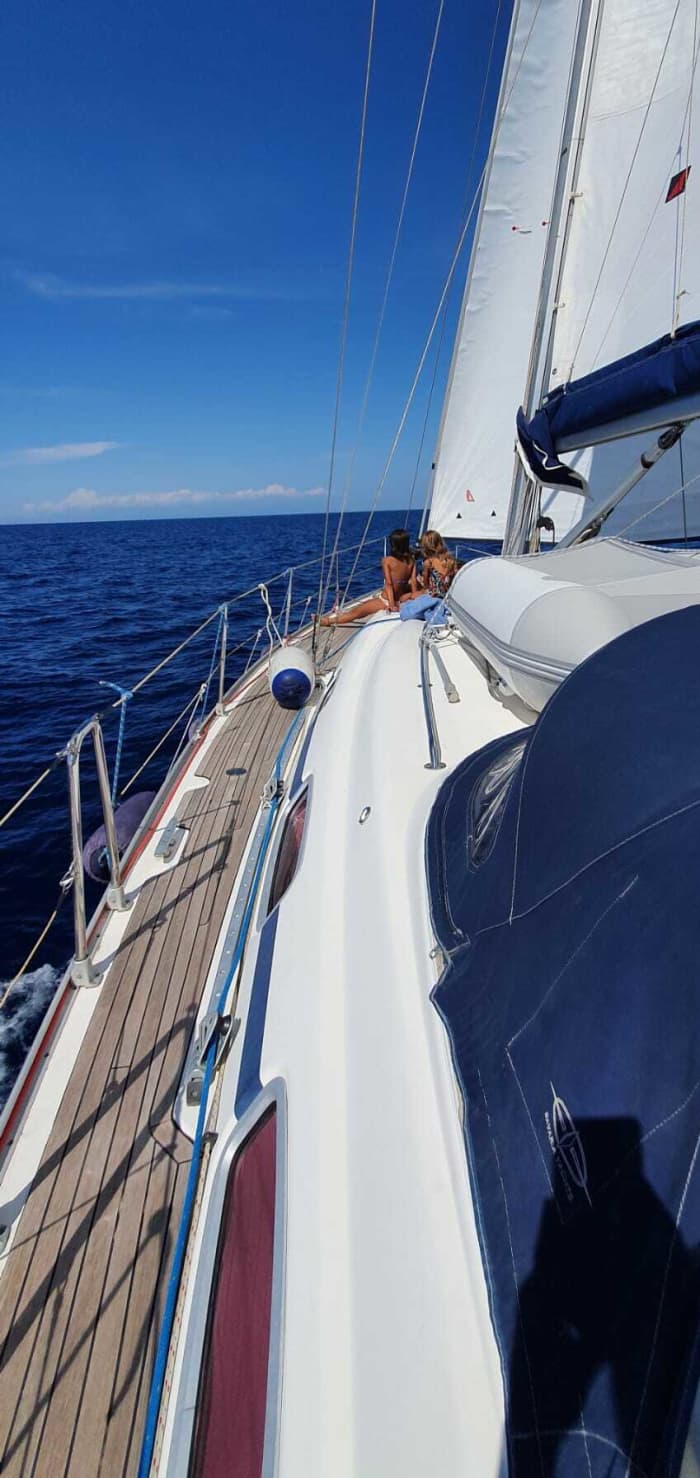 Excursion en bateau d'une demi-journée au départ de Castelsardo – Apéritif, mer et détente
