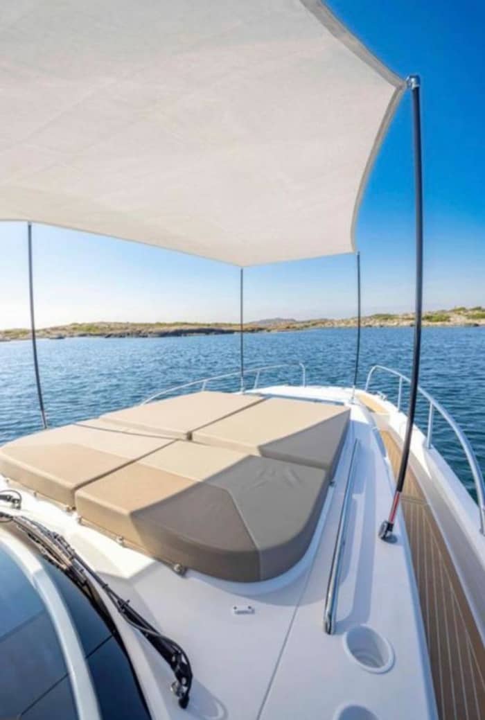 Take 9h to discover the hidden magic of Ajaccio from the waves