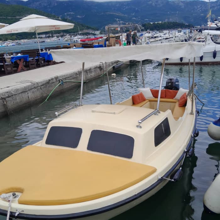 8 uur durende privéboottocht vanuit Budva met schipper