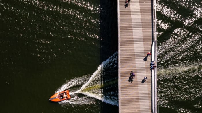 Namur Sans Amarres / BOSRET Formula: Historic Namur in a vintage boat (+-1h)