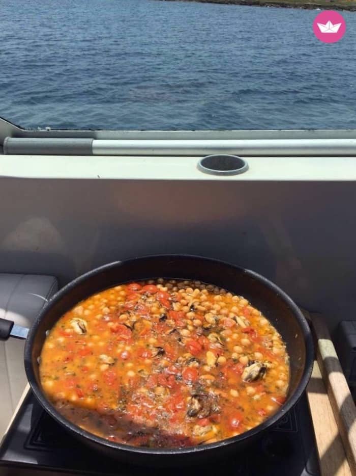 Full-Day Coastal Cruise from Città Vecchia to Punta Pizzo with Breakfast, Lunch & Swim Stop