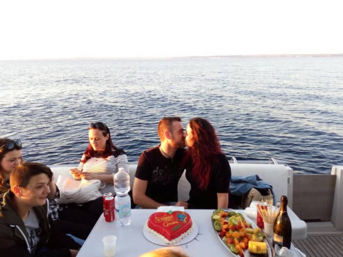 Hele dag kustcruise van Città Vecchia naar Punta Pizzo met ontbijt, lunch en zwemstop