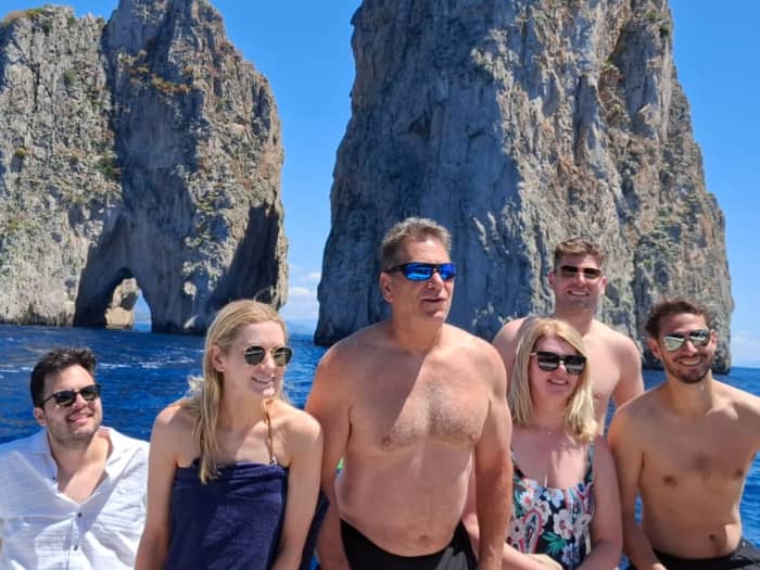 Capri: Private 7h Boat Tour with Drinks and Time on the Island