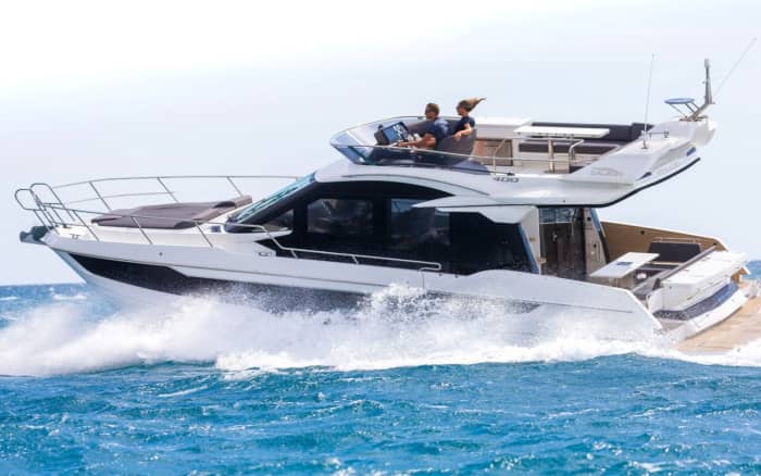 Ich feiere meinen Geburtstag oder einen Junggesellen-/Junggesellinnenabschied auf einer Yacht! Was für eine verrückte Zeit!