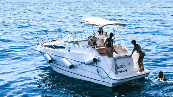 Scopri Madeira dall'oceano: una fuga di 2 ore e 30 minuti