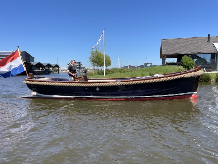 Private Seine River Cruise Along the Monuments in 1 hour