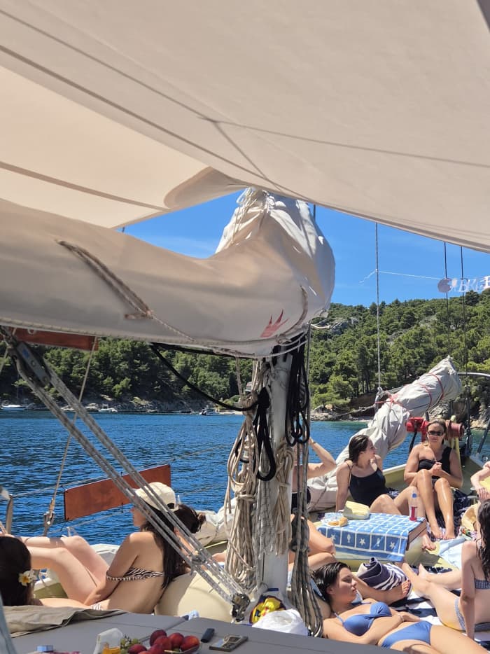 Ganztägiges Abenteuer auf den Pakleni-Inseln – 8 Stunden