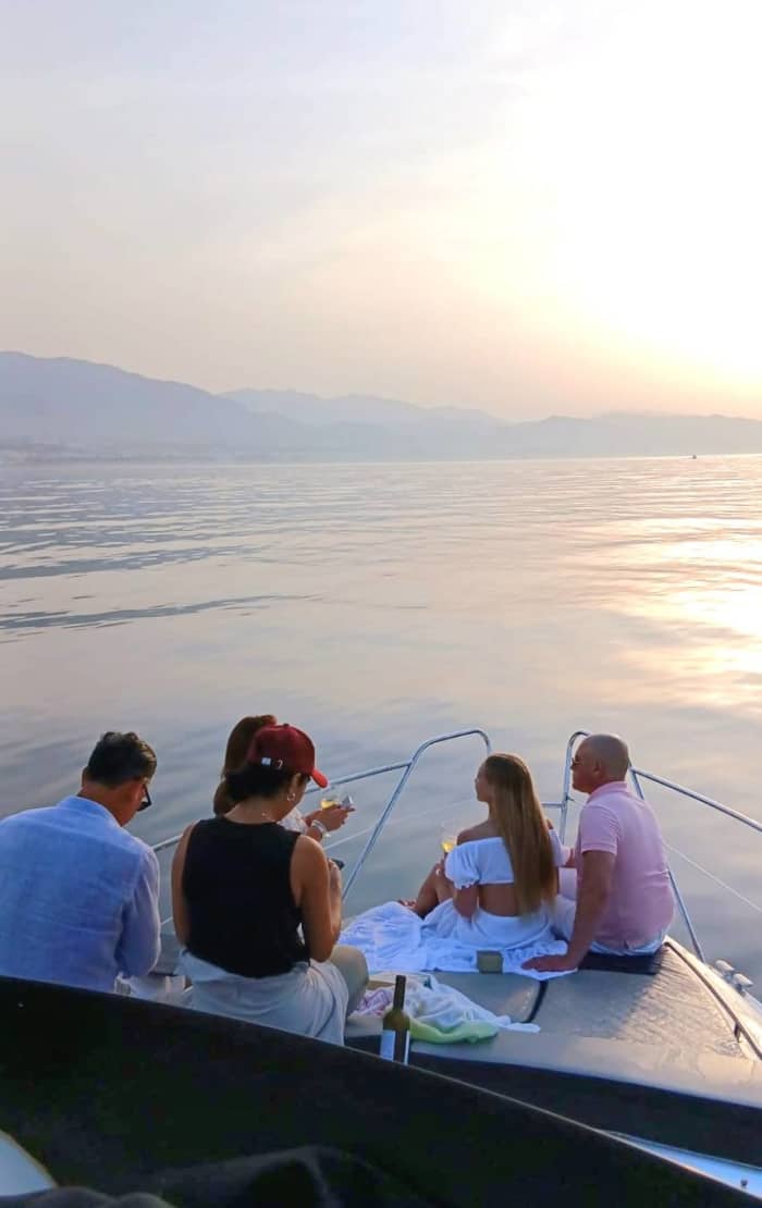 Luxe dagtocht op zee vanuit Puerto Banús - 6 uur