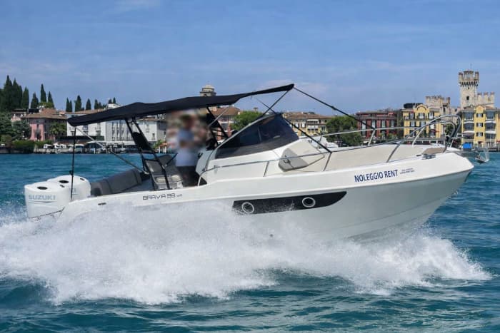 Sirmione 1 Hour Boat Rental Experience