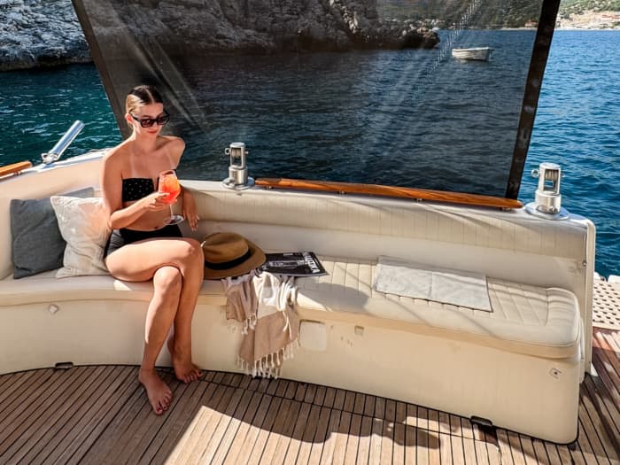 Relax on a motorboat in Dubrovnik for 4h