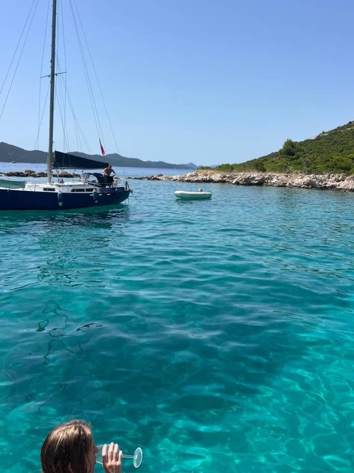 Relax on a motorboat in Dubrovnik for 4h