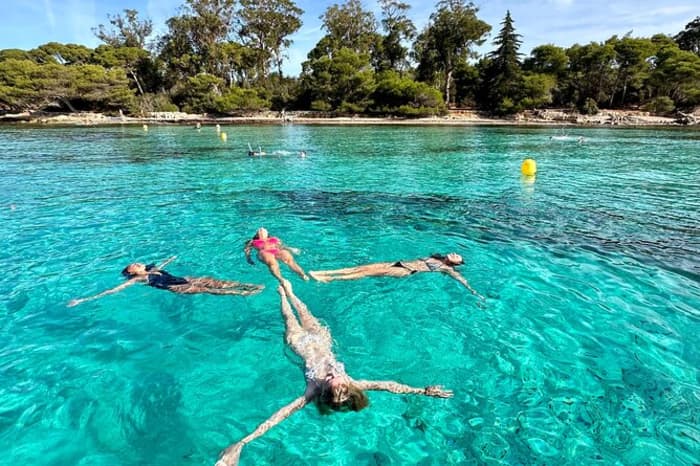 Day trip to Saint-Jean-Cap-Ferrat & Monaco. Breakfast and lunch included.