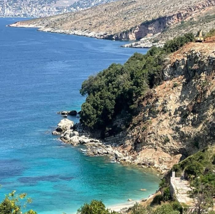 Fuga sulla costa meridionale: grotte, spiagge nascoste e isole Ksamil