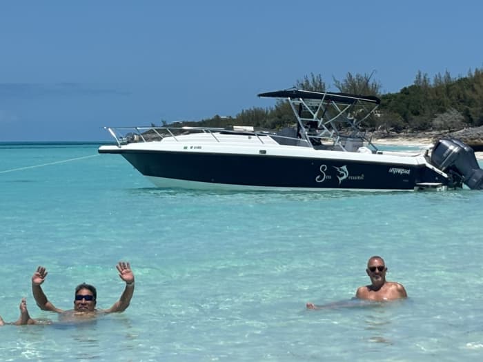 Excursion d'une demi-journée aux Bahamas : plongée avec tuba, observation des cochons et découverte des îles