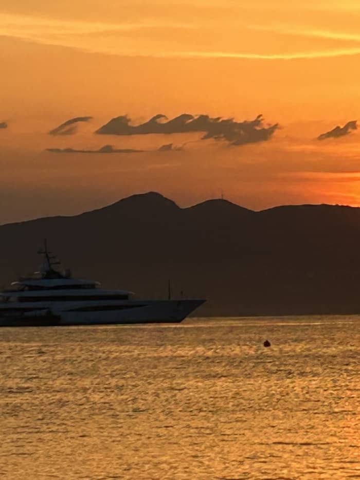 Romantische Sonnenuntergangskreuzfahrt – 3 Stunden magische Flucht