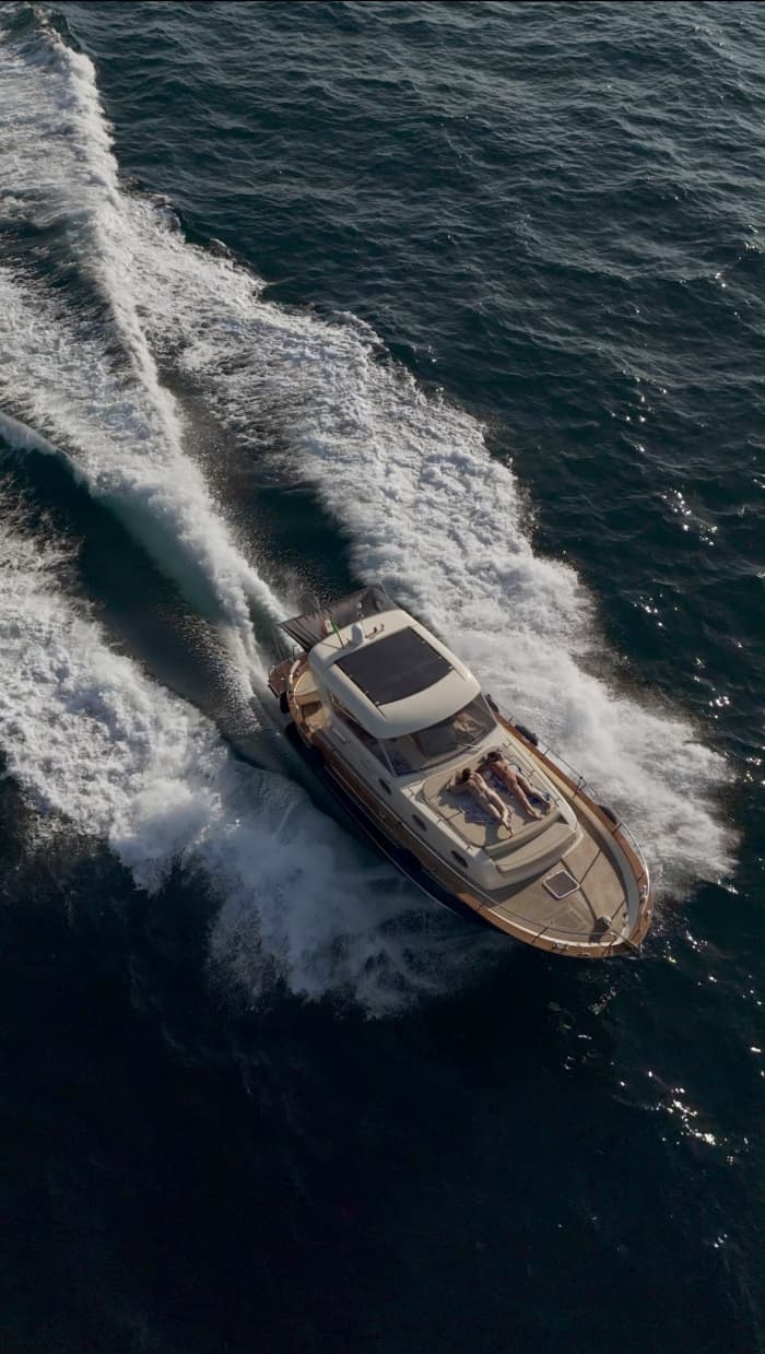 Capri-Tagesausflug mit einem Apreamare Gozzo-Boot