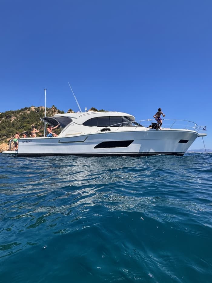 Sunset privé en yacht avec skipper – Marseille