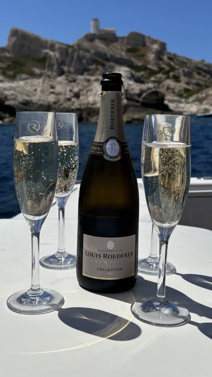 Sunset privé en yacht avec skipper – Marseille