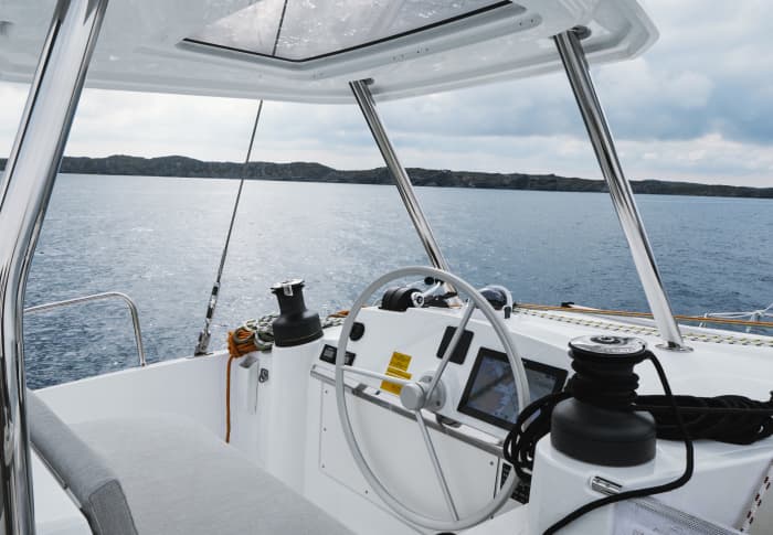 Excursie naar Formentera of de zuidelijke stranden van Ibiza op een luxe catamaran.