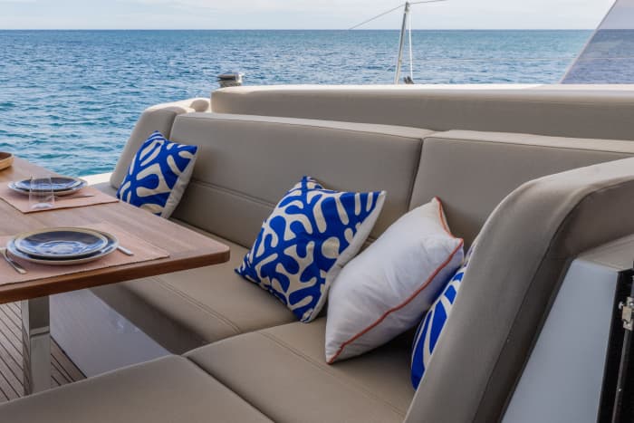 Benagil : Croisière d'une journée complète en catamaran de luxe flambant neuf