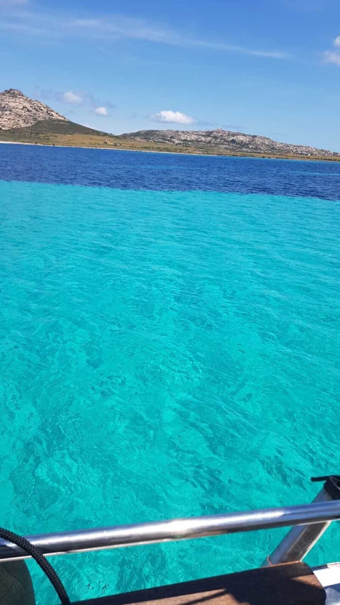 One day around Stintino: Enjoy 7h of discovery on a motorboat
