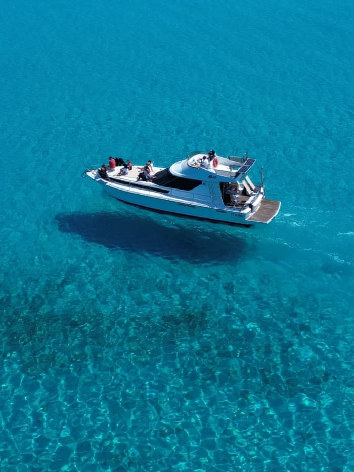 One day around Stintino: Enjoy 7h of discovery on a motorboat