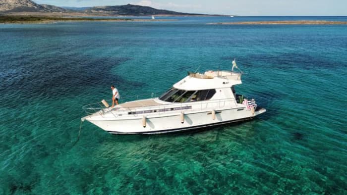 One day around Stintino: Enjoy 7h of discovery on a motorboat