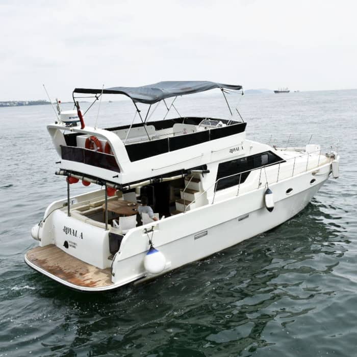8-Hour Princes’ Islands Yacht Cruise for 12 Guests