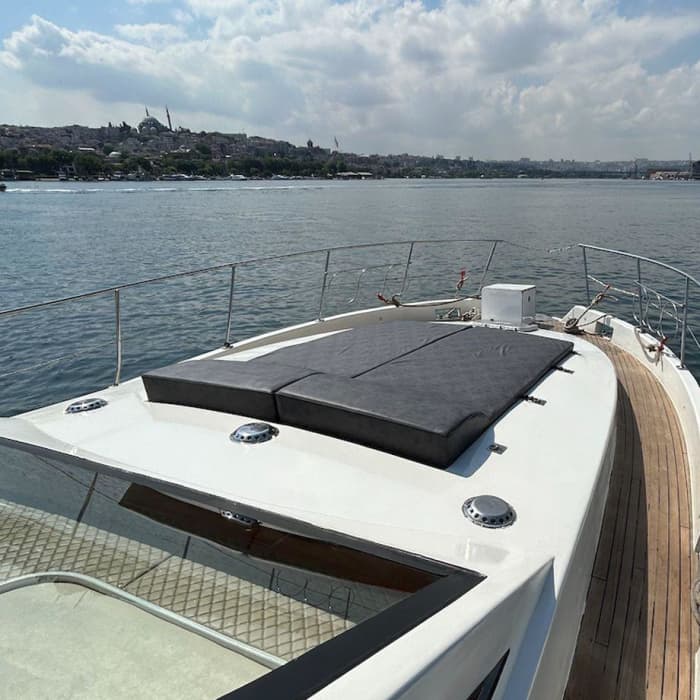 8-Hour Princes’ Islands Yacht Cruise for 12 Guests