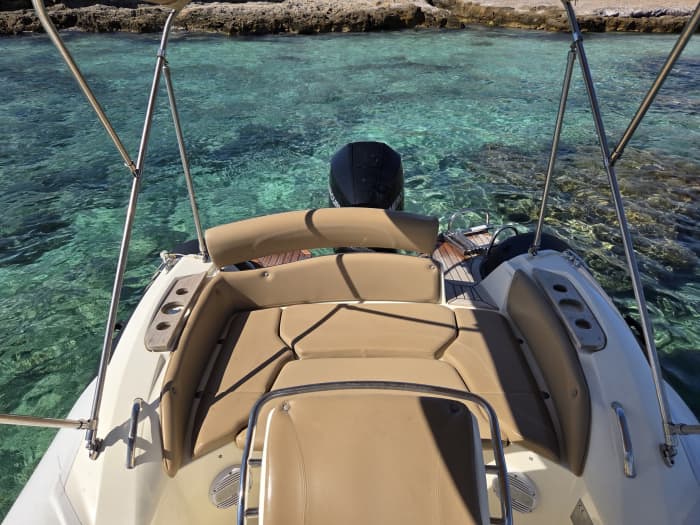 Boat trip through the coves of Menorca