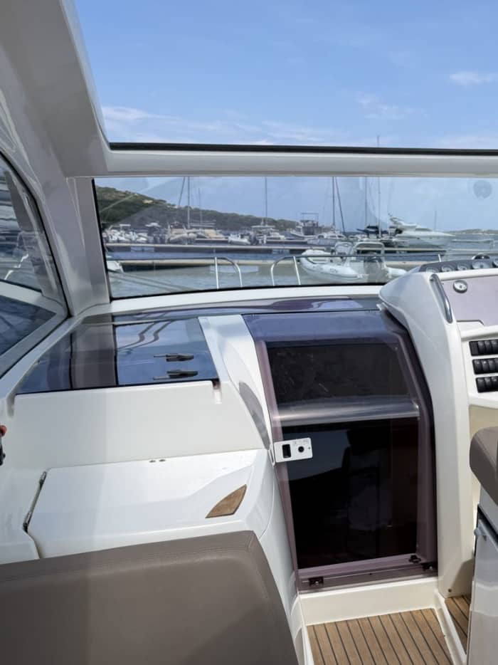 Aluguel de barco de luxo saindo de Capo d'Orso: Experiência privativa ao pôr do sol na Costa Esmeralda