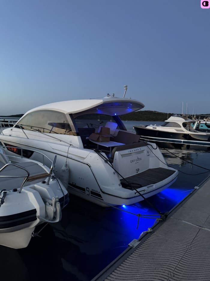 Luxus-Charter ab Poltu Quatu: Exklusives Privaterlebnis im Maddalena-Archipel