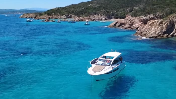 Luxus-Charter ab Poltu Quatu: Exklusives Privaterlebnis im Maddalena-Archipel
