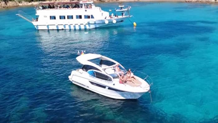 Luxus-Charter ab Poltu Quatu: Exklusives Privaterlebnis im Maddalena-Archipel