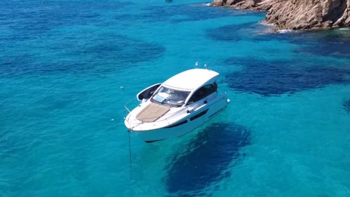 Lyxcharter från Poltu Quatu: Privat solnedgångsupplevelse på Costa Smeralda