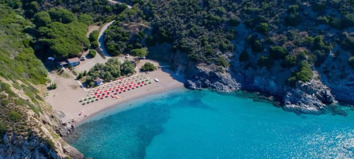 Quatre heures dans les criques de l'île d'Elbe — Criques secrètes et apéritif à Calanova au départ de Porto Azzurro