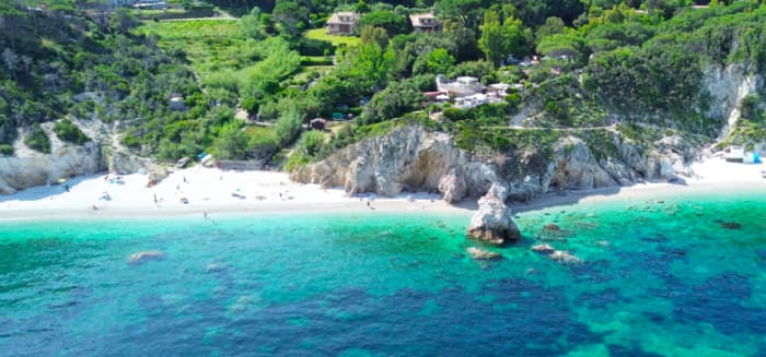 Quatre heures dans les criques de l'île d'Elbe — Criques secrètes et apéritif à Calanova au départ de Porto Azzurro
