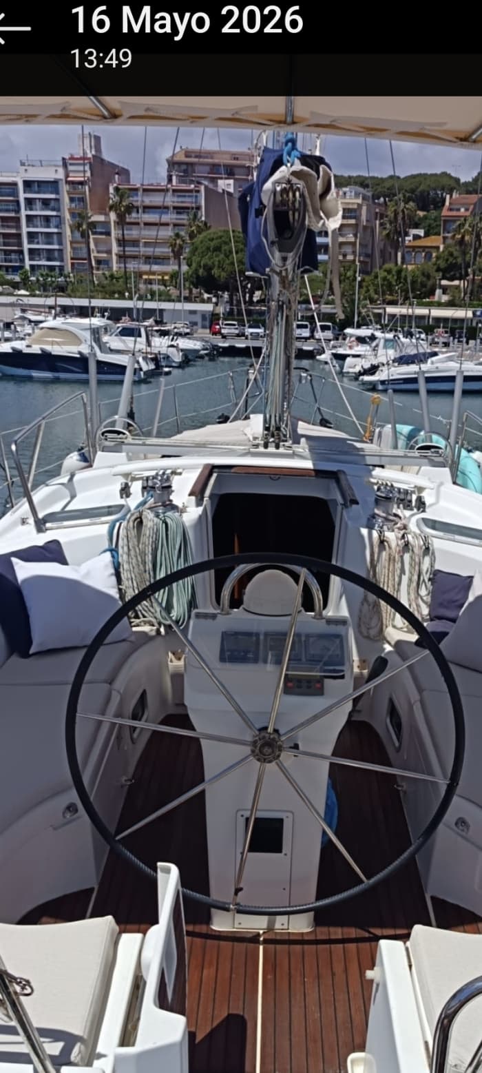 Costa Brava in 4 uur – Zeiltocht met snack en paddleboarden met Ariadne