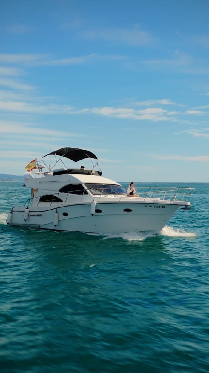 Half-day yacht rental from Puerto Banús