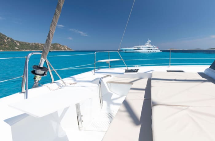 Desconecta en el catamarán más exclusivo de la Rías Baixas